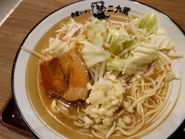 「二九郎ラーメン(刻みニンニク入り)1080円」@肉盛ラーメン 二九蔵の写真