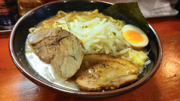 「醤油とんこつラーメン・麺大盛り ￥1,000」@らーめん碧の写真