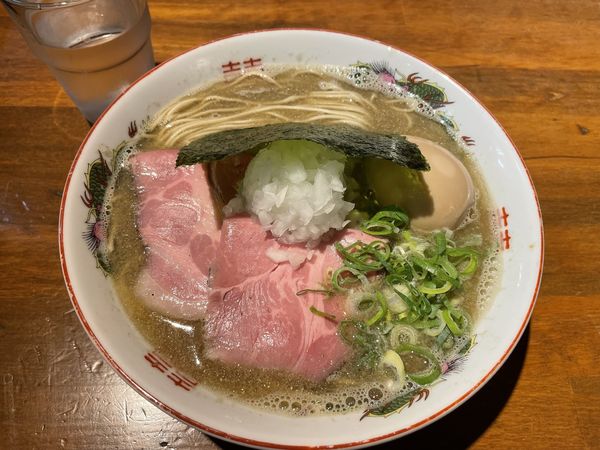 「煮干し強者(塩)＋味玉」@喜元門 本店の写真