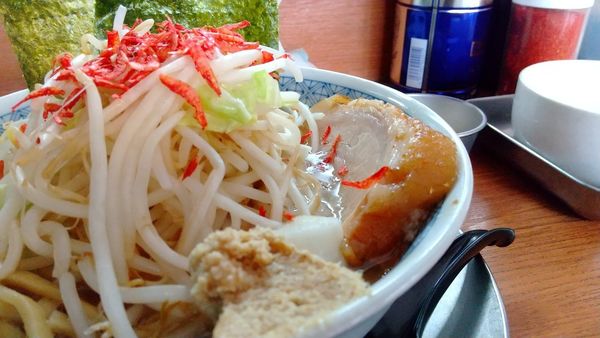 「#塩ラーメン #900円 #ピリ辛豚 #120円 #味付き脂 #」@ラーメン ぶぅさんの写真