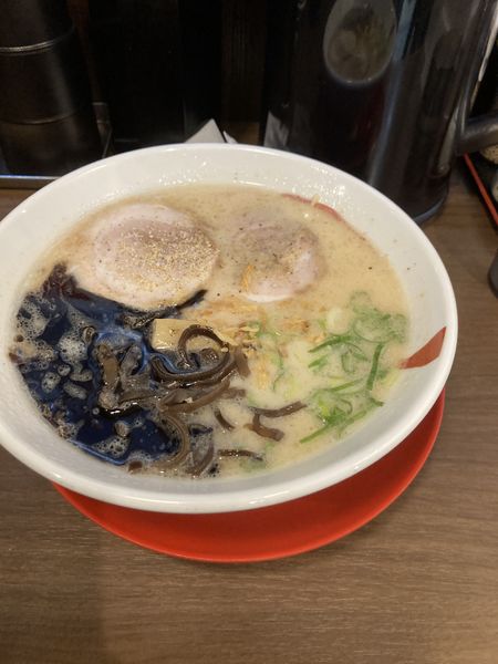 「黒とんこつラーメン（８２０円）」@麺屋 誠の写真