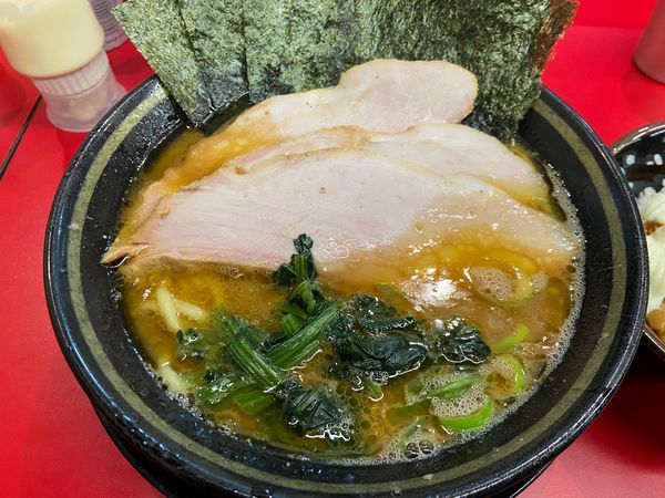 「チャーシューメン3枚　のり　カタオオ」@IEKEI_TOKYO 王道家直系の写真