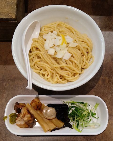 「ホタテ油そば【季節限定】」@NOODLE VOICEの写真