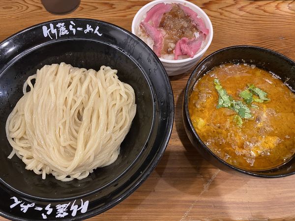 「爆裂牛すじつけ麺+牛脂飯 950+200」@竹麓輔らーめん創作工房の写真