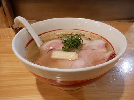 「らーめん塩」@川の先の上の写真