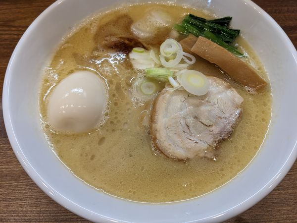 「味玉いづるラーメン ～とろり～醤油 1030円」@ラーメンいづるの写真