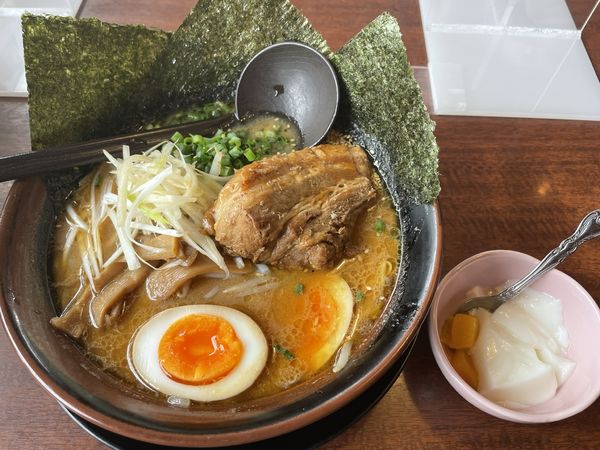 「うまトロ角煮味噌」@ラーメン あすなろ 小山店の写真