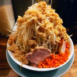 ラーメン300g（ヤサイアブラ）880円