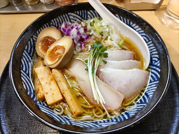 「丹波黒鶏の特製地鶏そば(大盛)·自家製担々ひき肉ピリ辛丼」@つけ麺 たけもとの写真