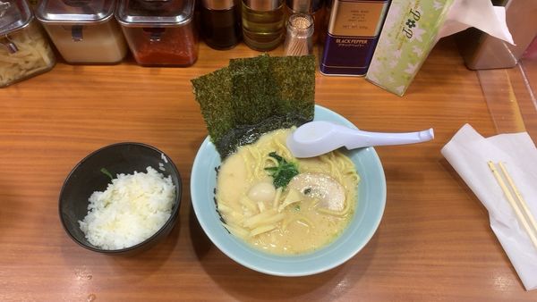 「ラーメン醤油味780 ＋サービスライス」@目黒 魂心家の写真