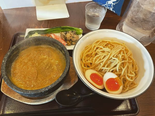 「限定　濃厚牡蠣つけ麺＋味玉」@節系とんこつらぁ麺 おもとの写真