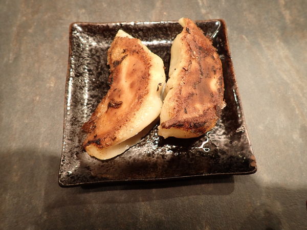 「名物肉汁餃子（2個）340円」@宮元製麺の写真