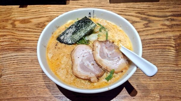 「玉子とじらーめん」@萬珍軒の写真