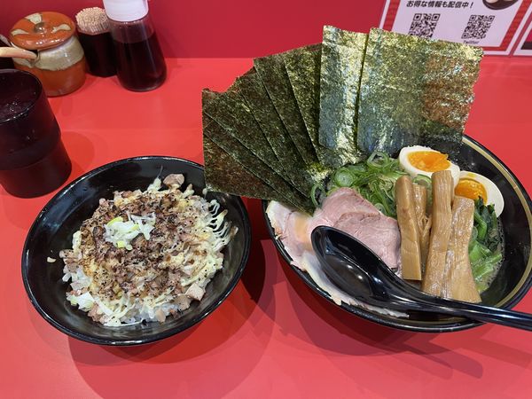 「特製よし川らーめん　炙りチャーシュー丼」@麺家 よし川の写真