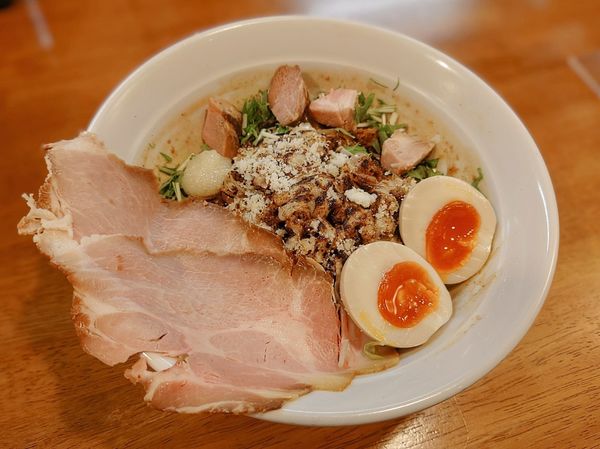 「燻製チーズ混ぜそば」@らぁ麺はうす Sumika0の写真