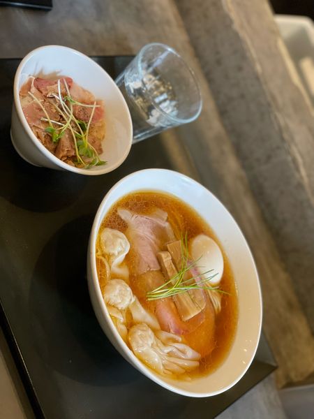 「鶏そば(特製)ミニローストポーク丼」@らぁ麺 やまぐちの写真
