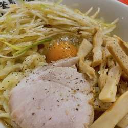 リッチ釜玉中華そば（大）+ メンマ