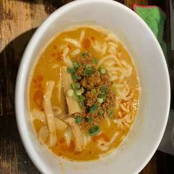 すんごい坦々麺2022 850円＋ライス100円