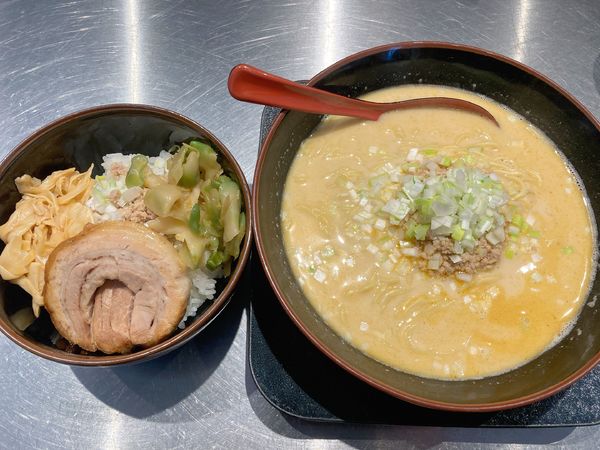 「坦々麺＋そぼろ丼」@高崎はた山の写真