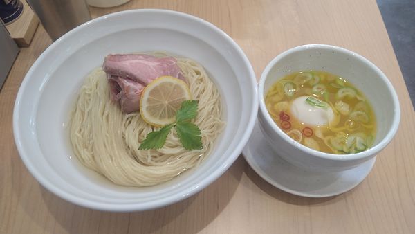 「鰹昆布水つけそば(塩)¥950+味玉¥120-」@「七色の落書き」の写真