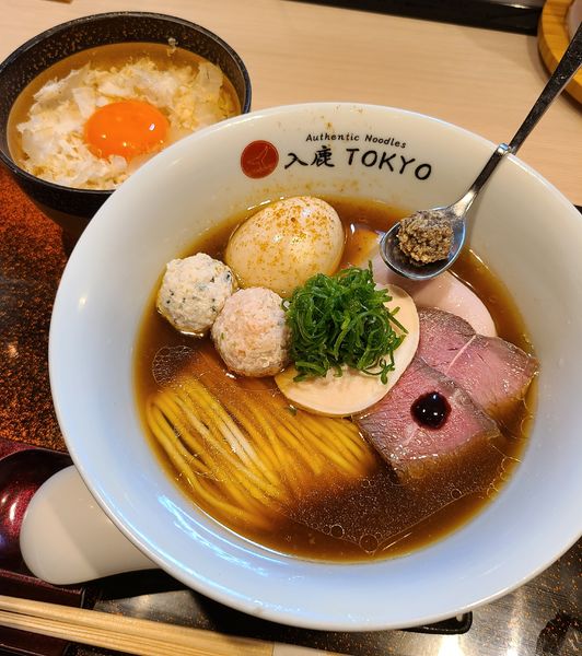 「特製ボルチーニ醤油らぁ麺+柚子香る鶏節の卵かけごはん」@入鹿TOKYOの写真