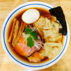 『白岩蔵人』 ＜手打ち麺が活きる魚介鶏豚出汁の一杯＞