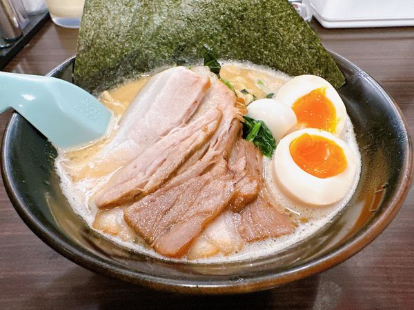 「吟徳醤油ラーメン」@吟家 蘇我店の写真
