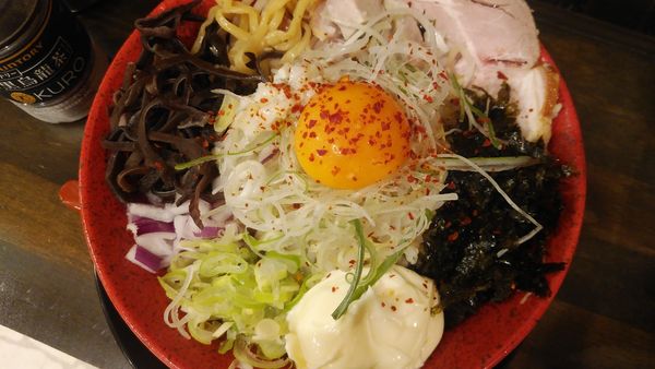 「あぶら豚まぜそば/木耳」@豚骨専科 田丸家の写真