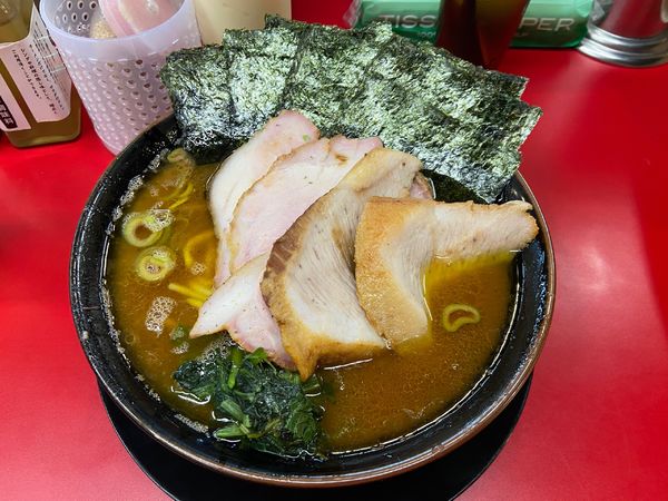 「チャーシューメン3枚　中盛　のり　トントロ×2 カタオオ」@IEKEI_TOKYO 王道家直系の写真