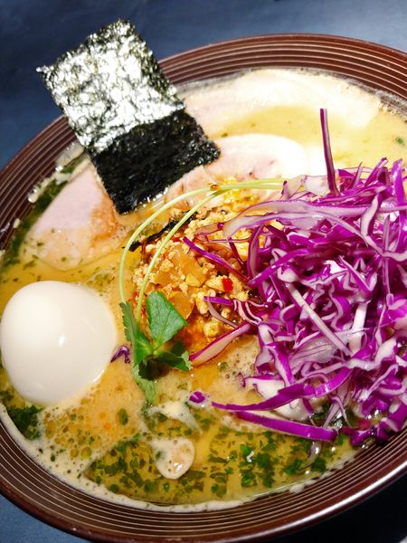 「味噌RAMENガパオプレミアム」@うずとかみなりの写真