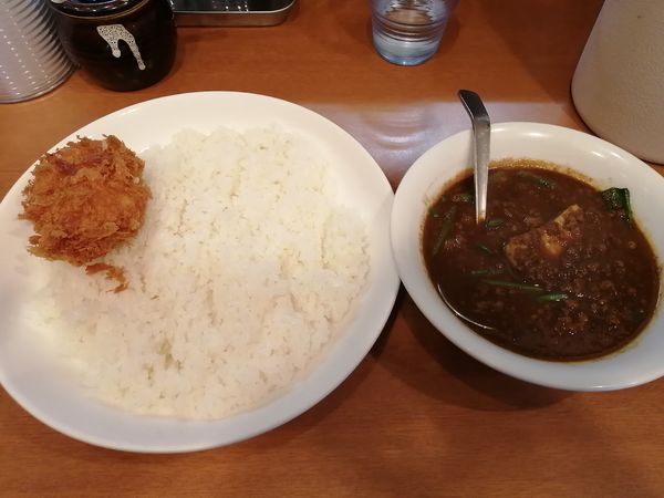 「ひき肉とほうれん草のカリー(カニクリーム)990円」@ジンコックの写真