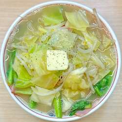 ★＜限定＞春野菜の彩り豚骨ちゃんぽん🍜¥950