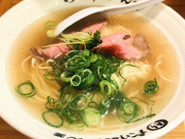 「牛塩らーめん」@たけろくらーめん 高田馬場店の写真