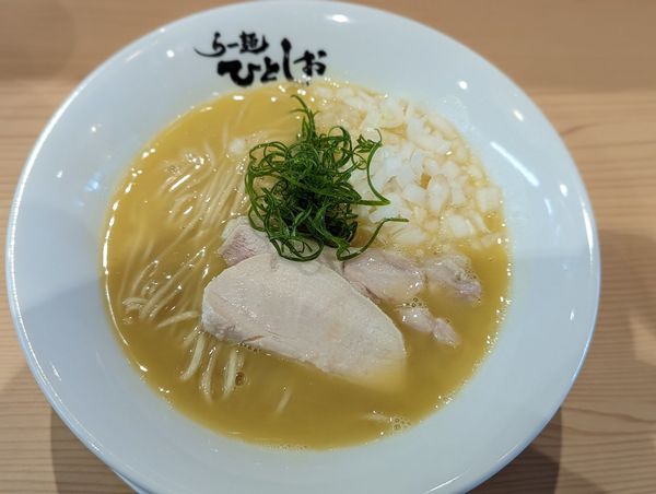 「うまみ鶏白湯らーめん」@らー麺ひとしおの写真