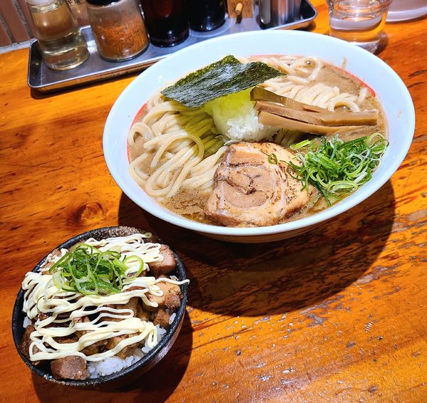 「喜元門+まかない丼」@喜元門 つくばサイエンス通り店の写真