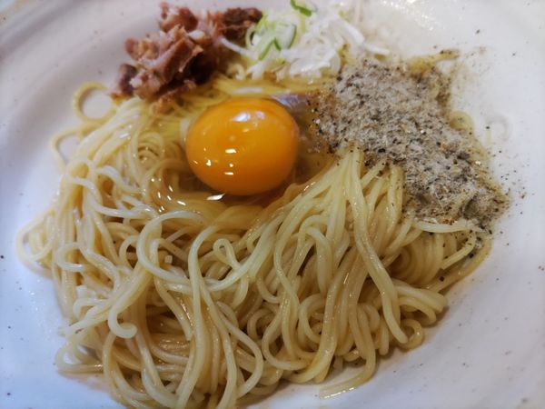 「醤油ラーメン　＋煮干し釜玉和え麺」@麺屋むどうの写真