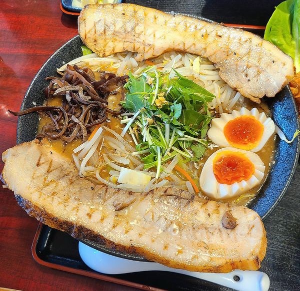 「濃厚芳醇みそらぁめん+大盛+チャーシュー1枚」@みそ神の写真