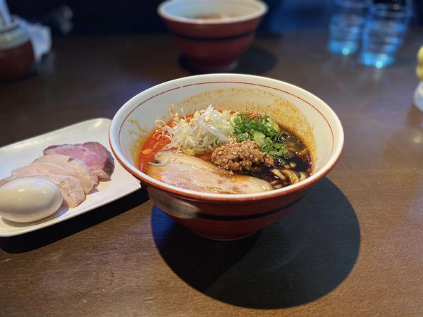 「限定　辛味噌麺＋特製トッピング」@麺や 虎徹の写真