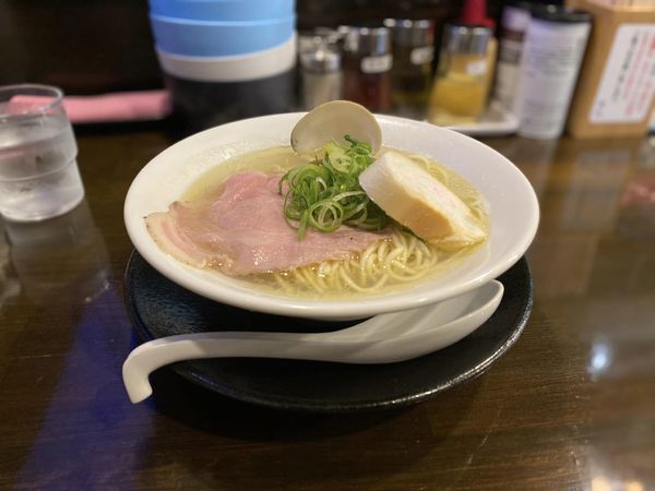「貝塩らぅめん(もうにんぐぅ)」@ラゥメン大地の写真