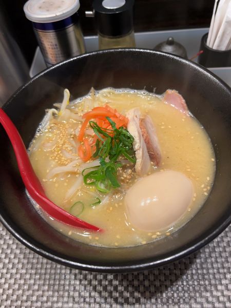 「味玉鶏白湯」@麺屋かなでの写真