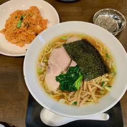 三つ由の醤油らーめん・煮干しペースト・小チキンライス