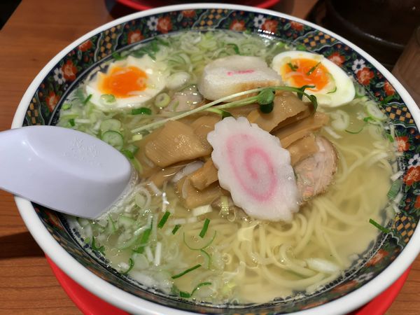 「塩ラーメン」@函館麺厨房 あじさい 東京ラーメンストリート店の写真