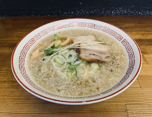 「背脂塩（固め・濃い目￥900）」@喜多方食堂 浅草本店の写真