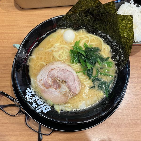 「ラーメン」@町田商店 川崎駅西口店の写真