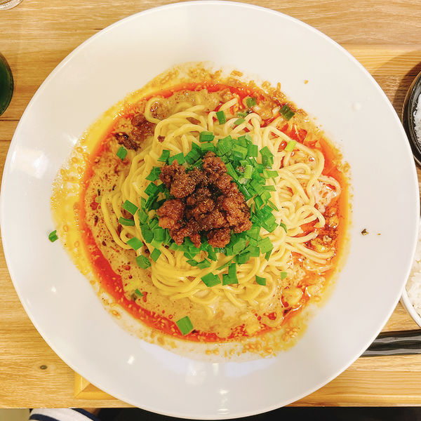 「汁なし担担麺＋温泉玉子＋ミニジャスミンライス」@担担麺 ぺんぺんの写真