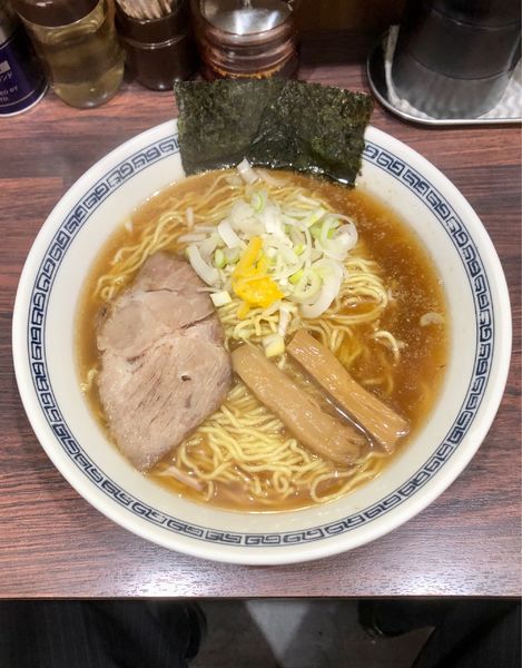 「らーめん大盛（780+100）」@中華そば 新の写真