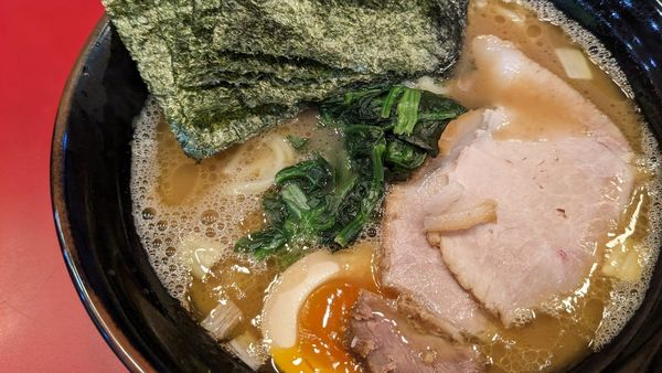 「特製ラーメン　小ライス」@らーめん 谷瀬家 新橋店の写真