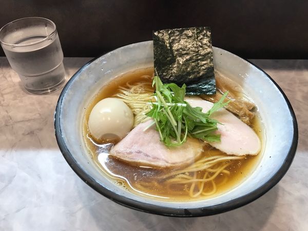 「白醤油＋味玉」@麺響万蕾の写真