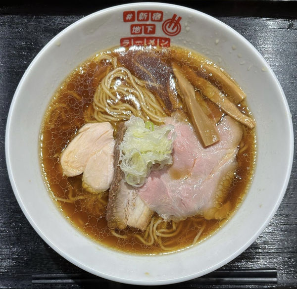 「らぁ麺おかむら（会津地鶏らーめん）」@#新宿地下ラーメンの写真