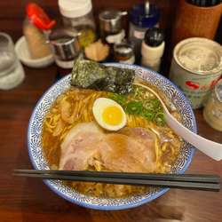 醤油ラーメン大盛味濃いめ脂多め